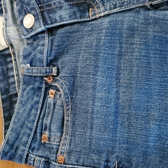 Aeropostale Low Rise Cuffed Hem Women's Jean Shorts Size 1/2 - Picture 4 of 7